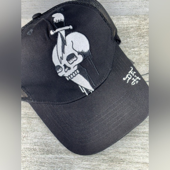NWT Ed Hardy DEH Mesh Snapback Trucker Hat Cap Skull Dagger Sword Black OSHA - Picture 5 of 16